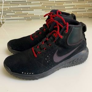 Nike ACG Sneakers
